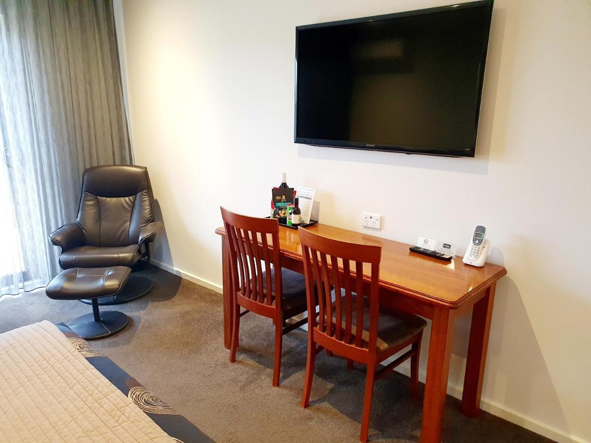 שפרטון Addison Motor Inn מראה חיצוני תמונה