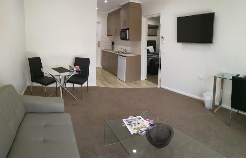 שפרטון Addison Motor Inn מראה חיצוני תמונה