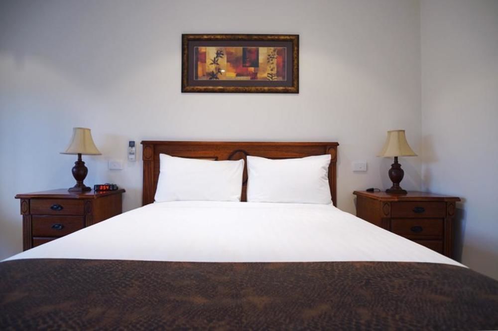 שפרטון Addison Motor Inn מראה חיצוני תמונה